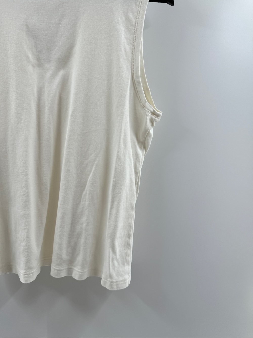 American Living White Ruffle V-Neck Top – Women's XL - Picture 7 of 7